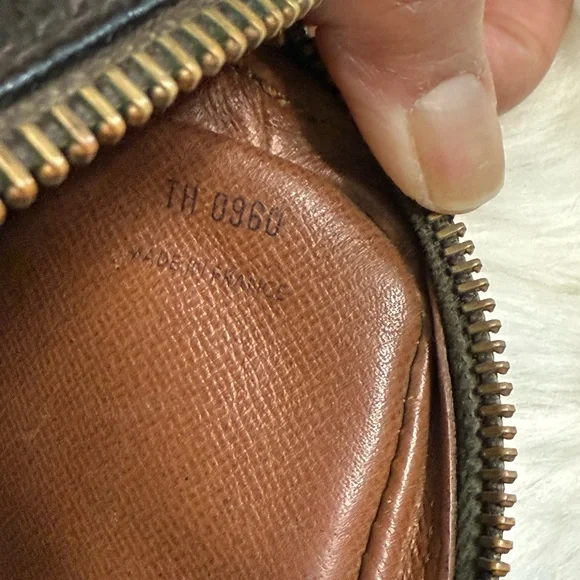 Louis Vuitton Pouch/Wristlet - Picture 4 of 7